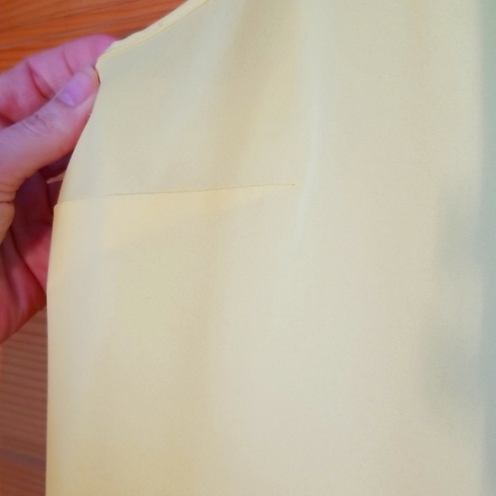 Sleeveless Blouse - Picture 5 of 5